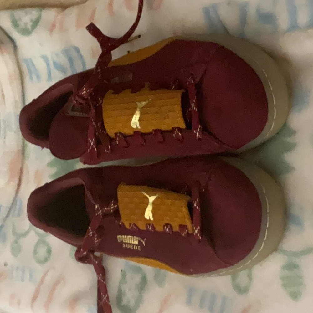 Puma suede sneakers. Size 8.5